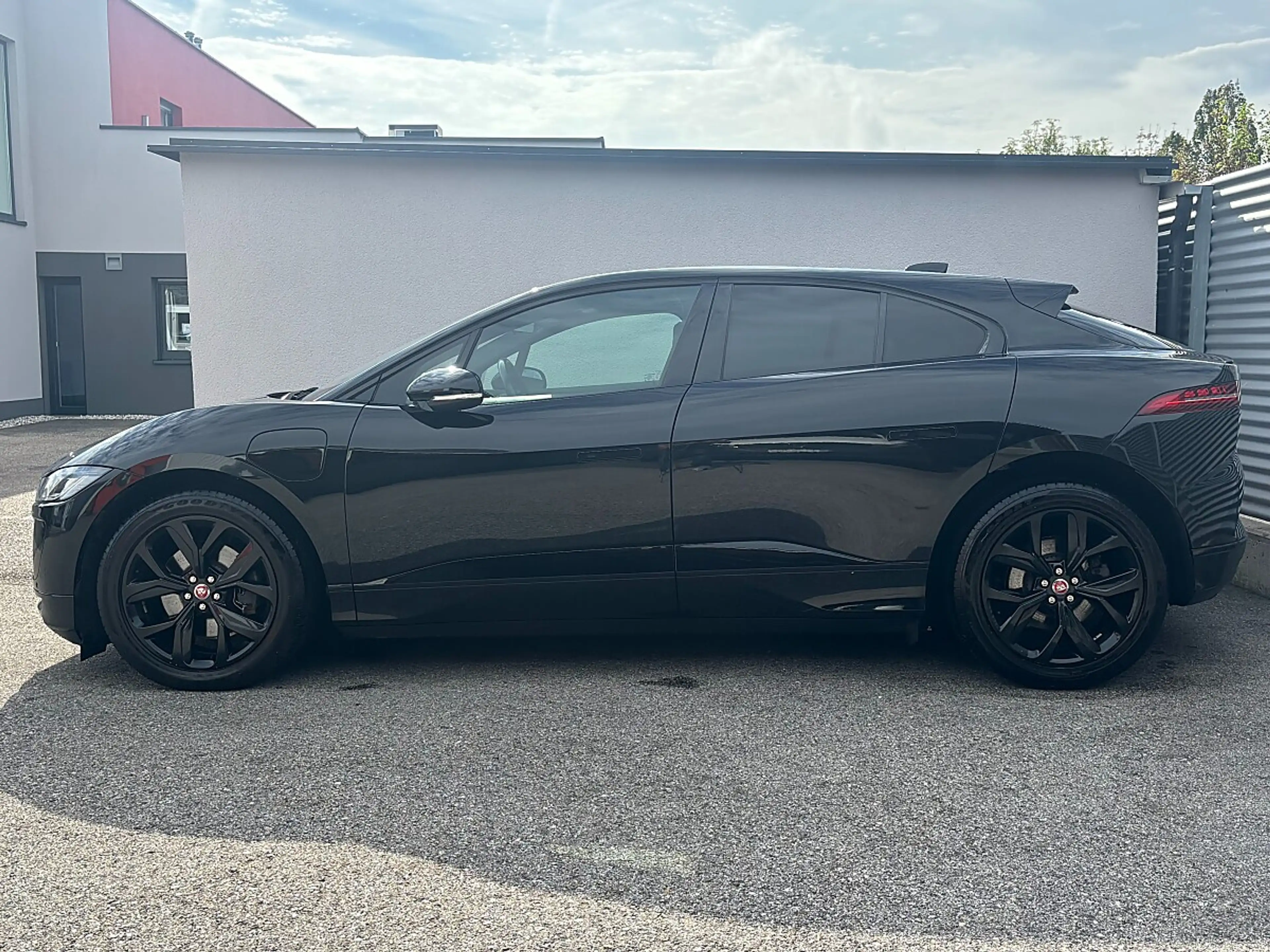 Jaguar I-Pace Austria Edition EV320 AWD BLACK-BLACK/MATRIX/PA... — photo 13