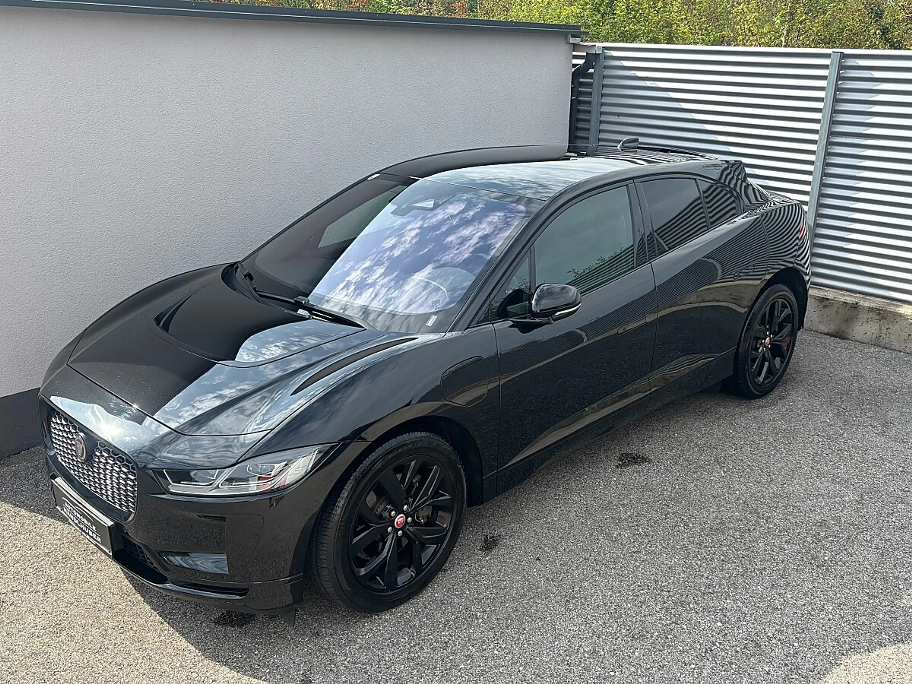 Jaguar I-Pace Austria Edition EV320 AWD BLACK-BLACK/MATRIX/PA... — photo 3