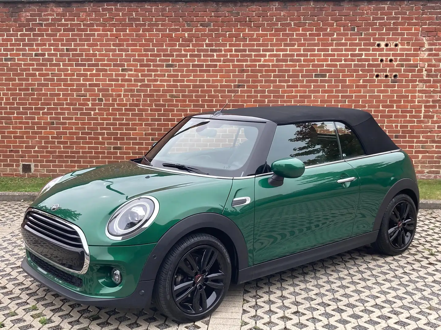 MINI Cooper Cabrio 1.5i - 2020 - Navi/Led/JCW 17"/Pdc/Cruise control - 2