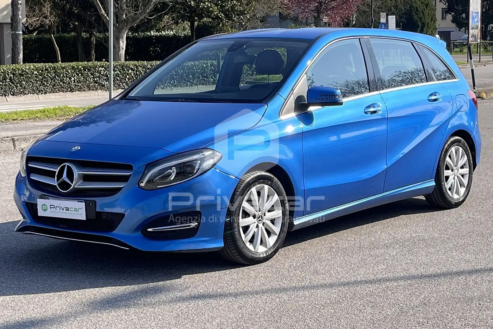 Mercedes-Benz B 180 B 180 d Automatic Executive Blau - 1