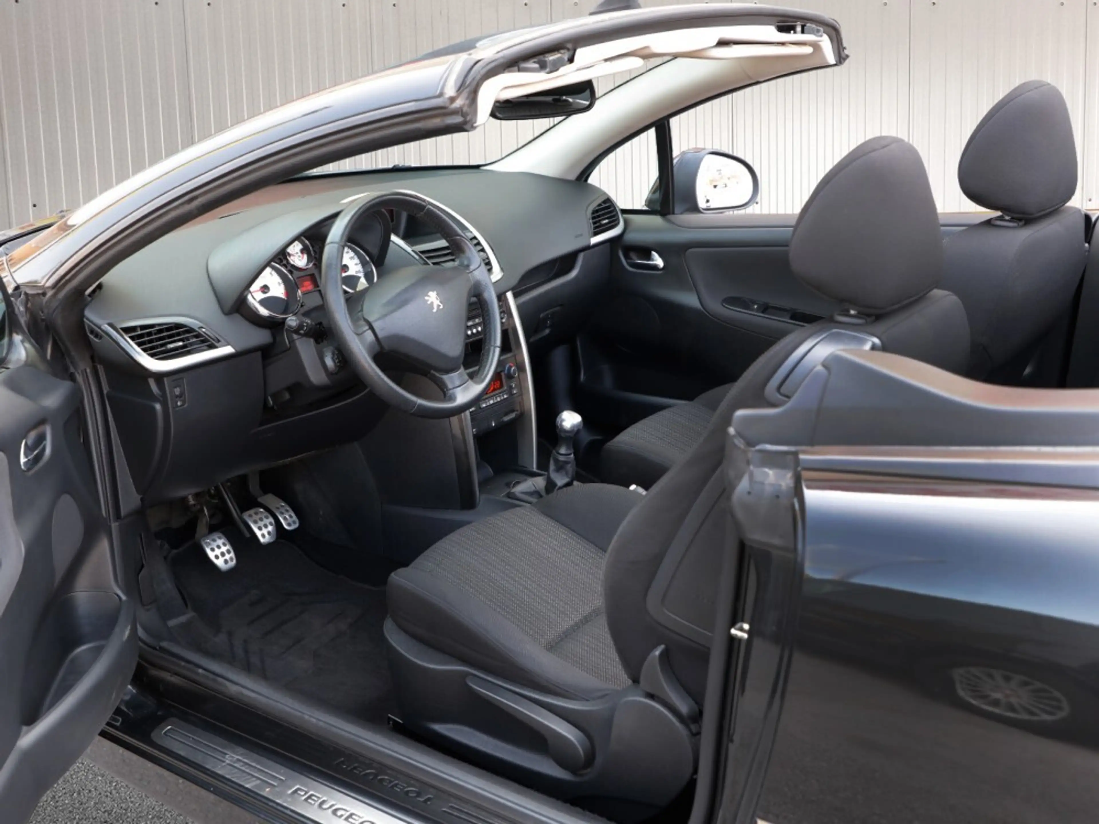 Peugeot 207 CC Active 1,6 VTi 16V*PDC*TEMPOMAT*SPORTSITZE* — photo 6