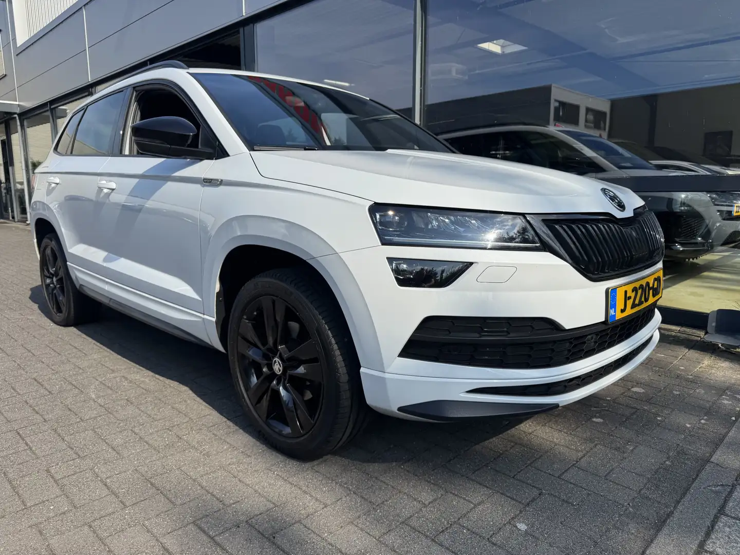 Skoda Karoq 1.5 TSI ACT Sportline Business Wit - 2