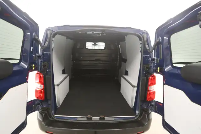 Opel Vivaro view 3
