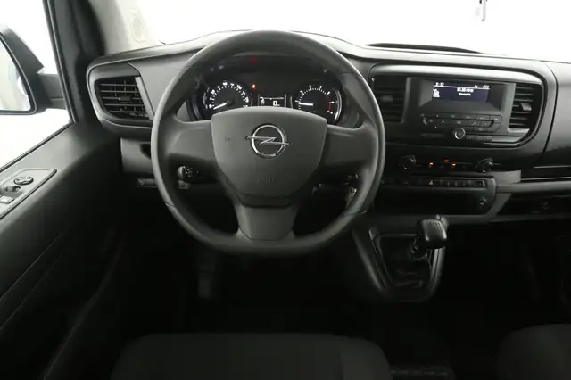 Opel Vivaro view 2