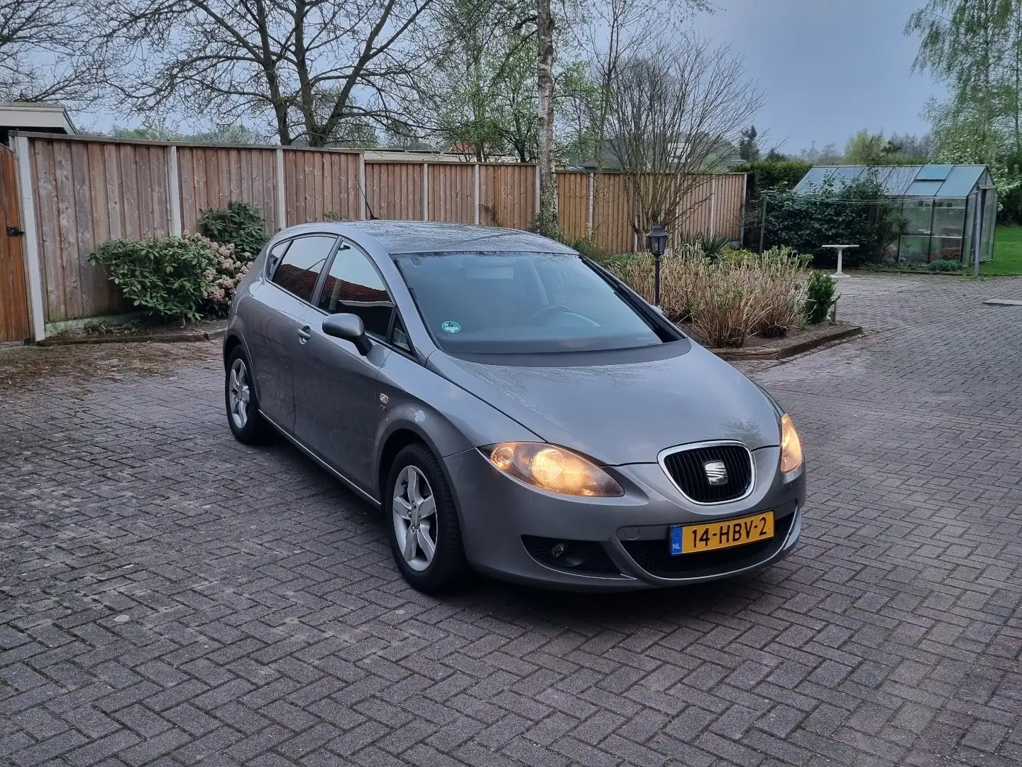 SEAT Leon 1.4 TSI Bnsline High Gris - 1