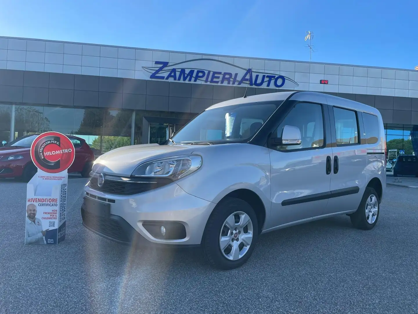 Fiat Doblo Doblo 1.6 mjt 16v Easy 95cv my18 AUTOVETTURA 5 P. Argento - 1