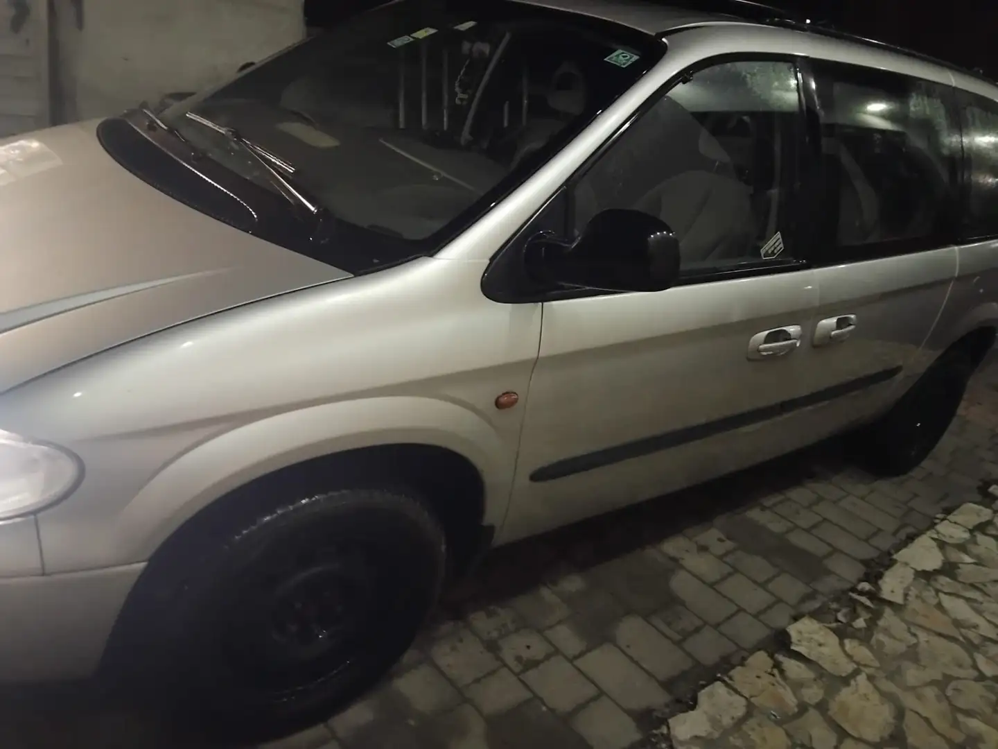 Chrysler Grand Voyager 2,5 LX CRD Ds. Silber - 2