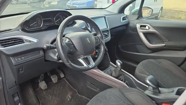 Peugeot 2008 view 7