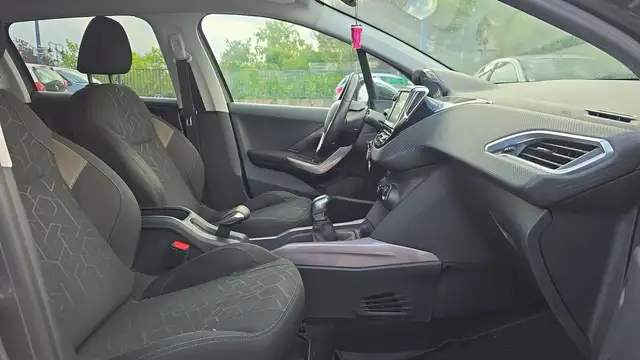 Peugeot 2008 view 10