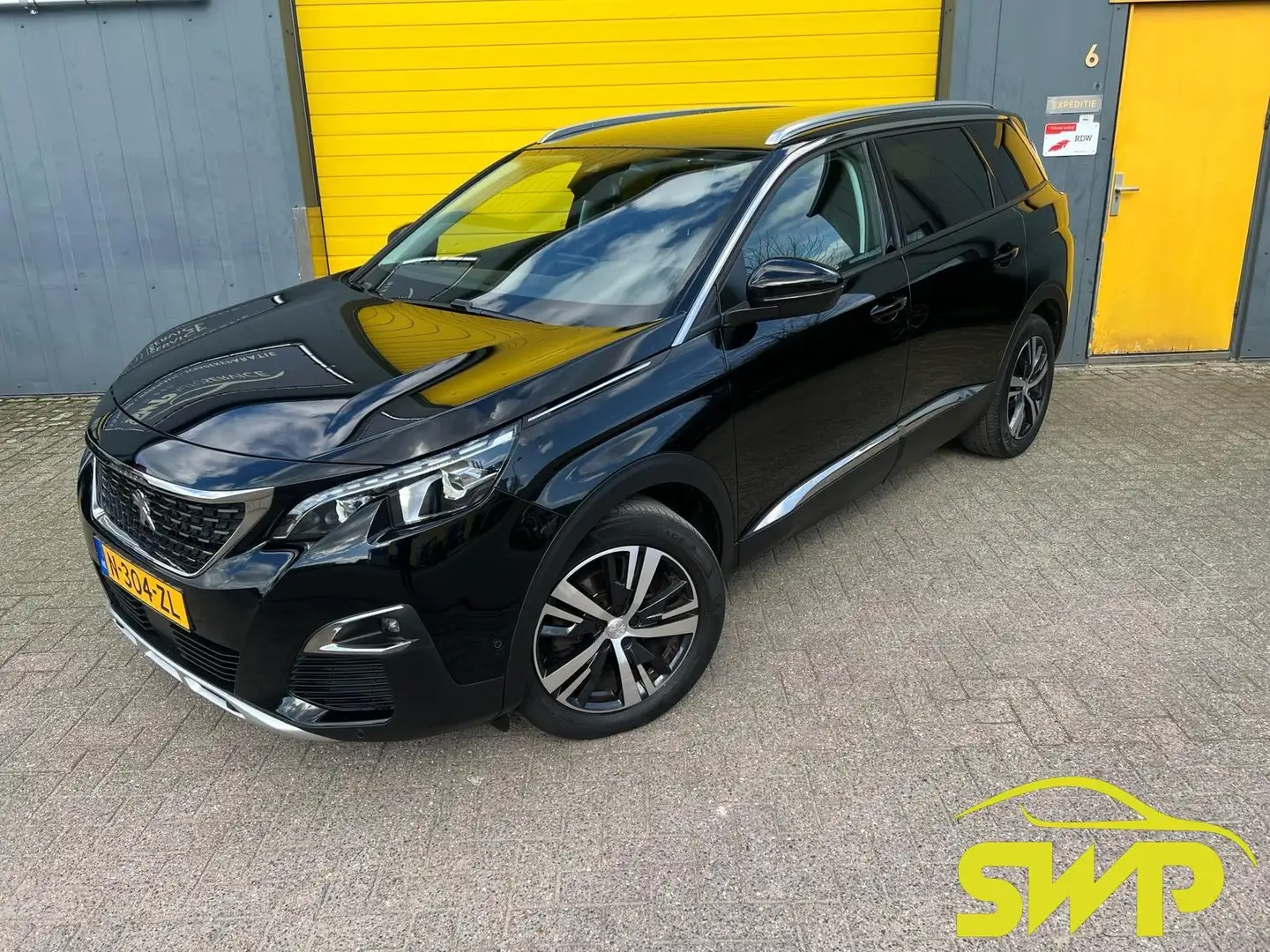 Peugeot 5008 1.6 e-THP GT-Line | 7-persoons Black - 1