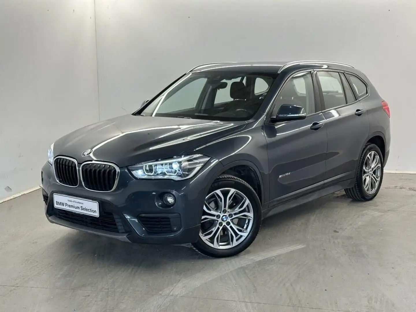 BMW X1 sdrive18d Business auto Grijs - 1