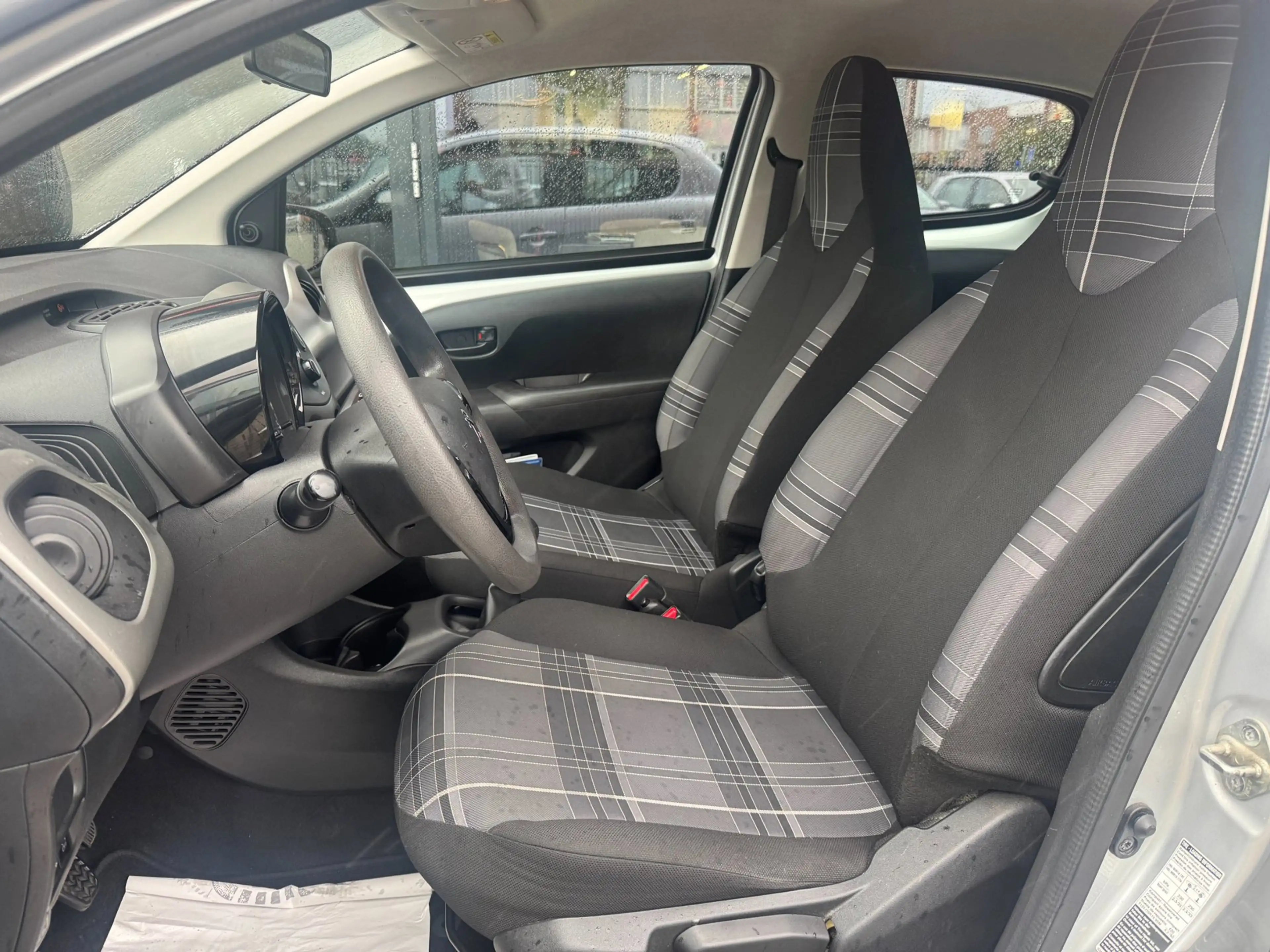 Peugeot 108 1.0 e-VTi Blue Lion — photo 4