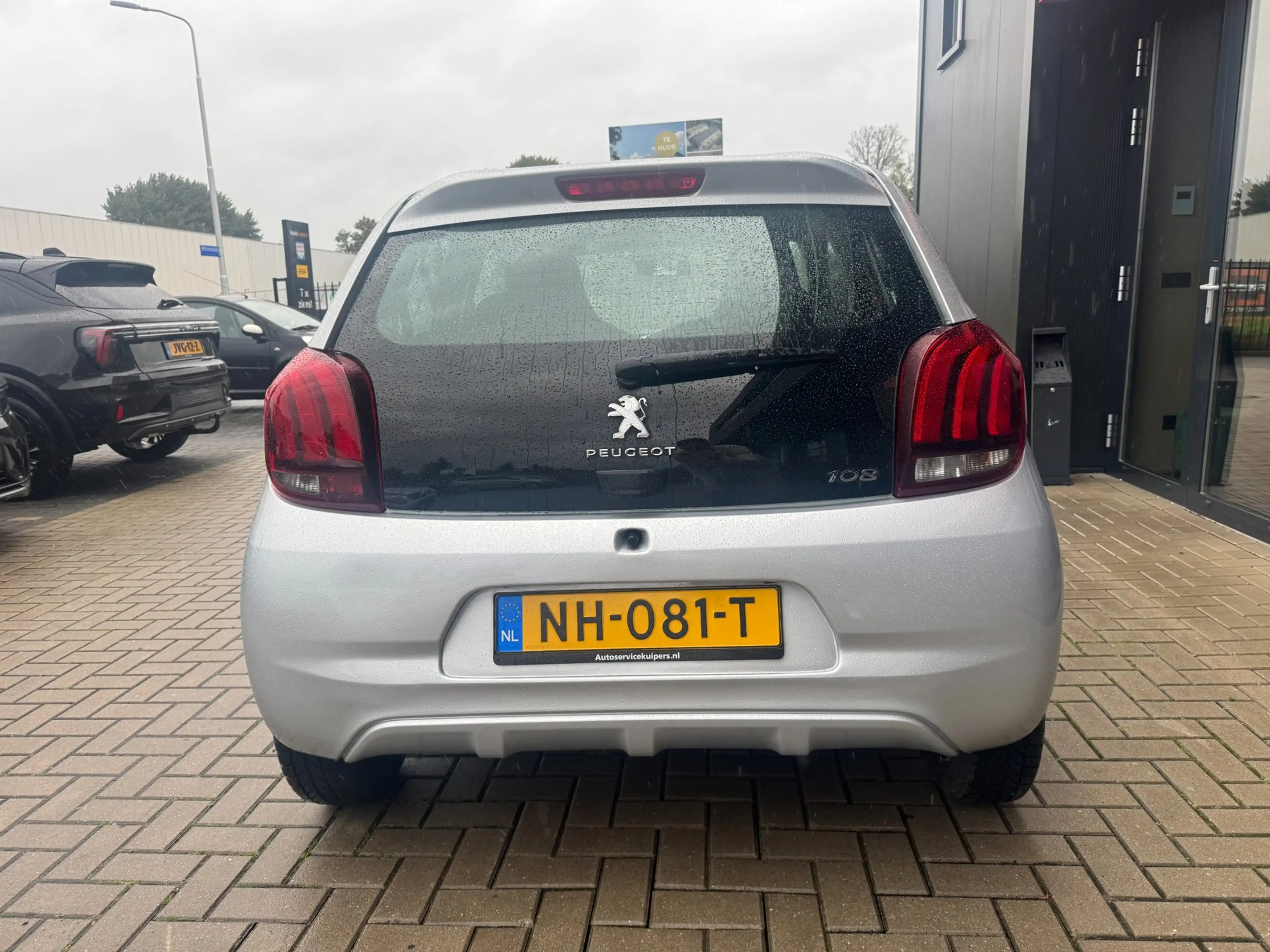 Peugeot 108 1.0 e-VTi Blue Lion — photo 10