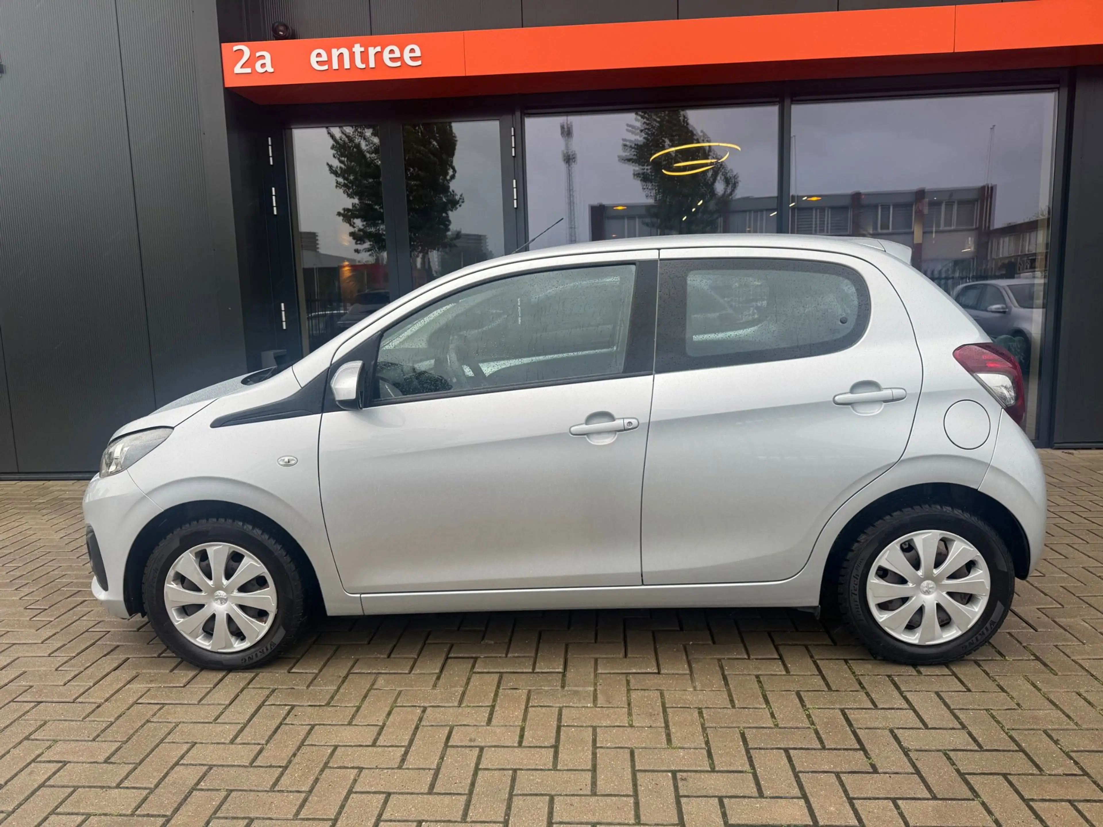 Peugeot 108 1.0 e-VTi Blue Lion — photo 12