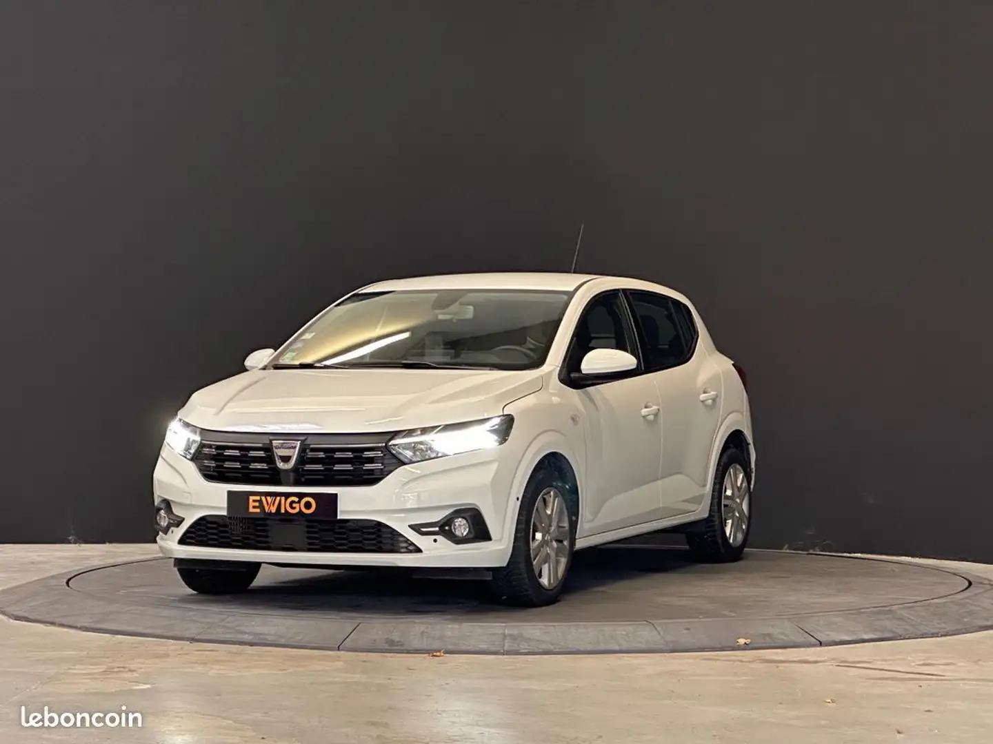 Dacia Sandero 1.0 eco gpl 100ch confort Blanc - 1