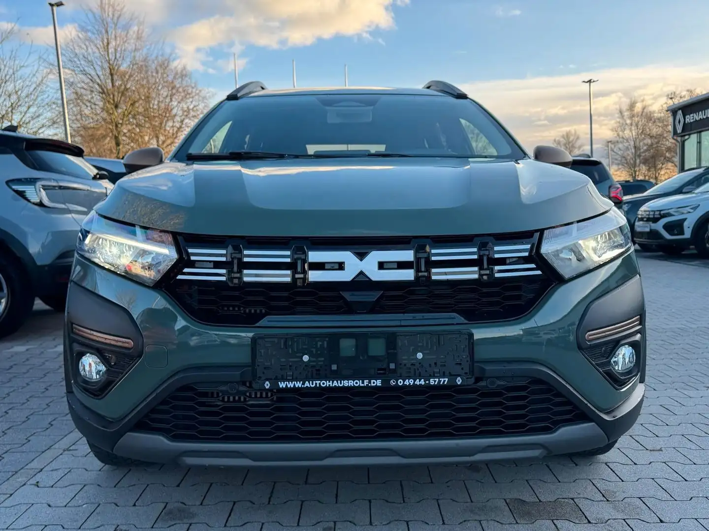 Dacia Jogger Extreme+ TCe 110 | 7 Sitze | KLIMA Grün - 2