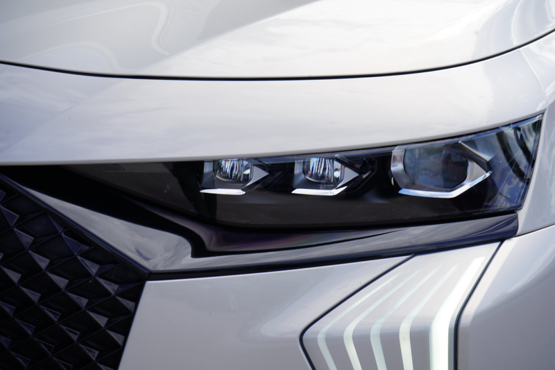 DS Automobiles DS 7 E-Tense 300 kW Performance Line + 4x4 — photo 15