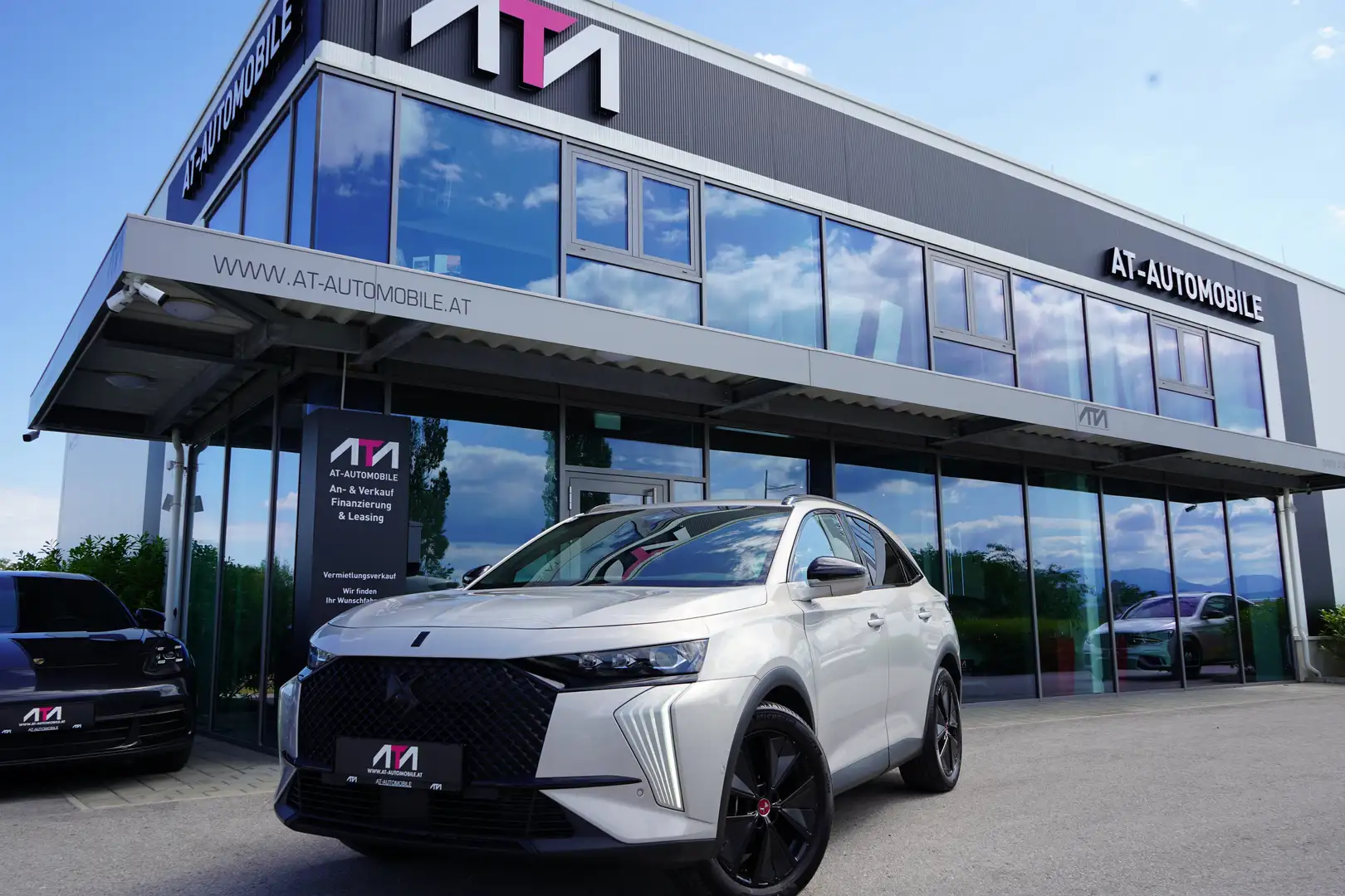 DS Automobiles DS 7 E-Tense 300 kW Performance Line + 4x4 Weiß - 1