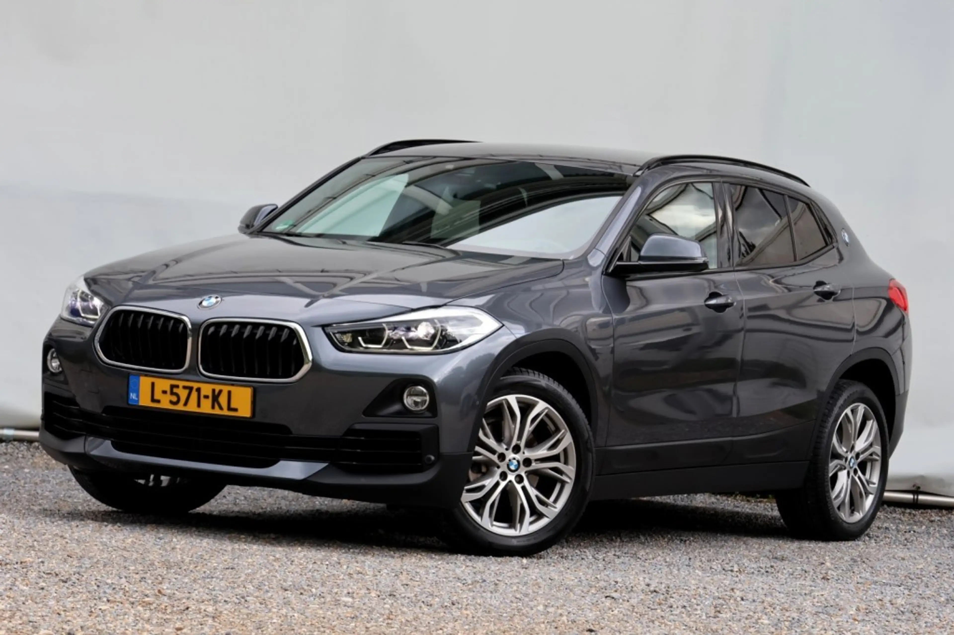 BMW X2 sDrive 18i - 140 pk **Navi / Led / DAB — photo 2