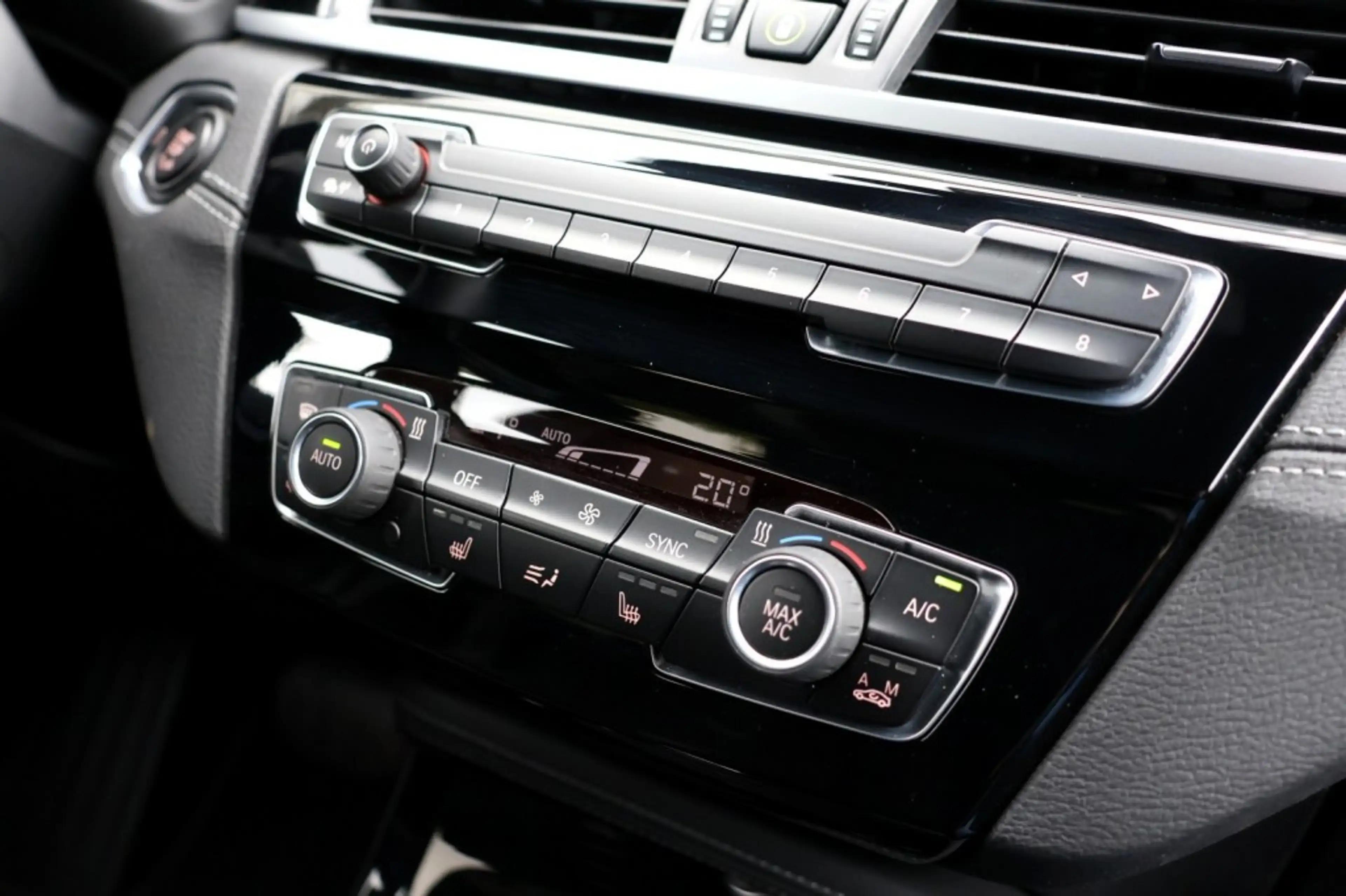 BMW X2 sDrive 18i - 140 pk **Navi / Led / DAB — photo 23