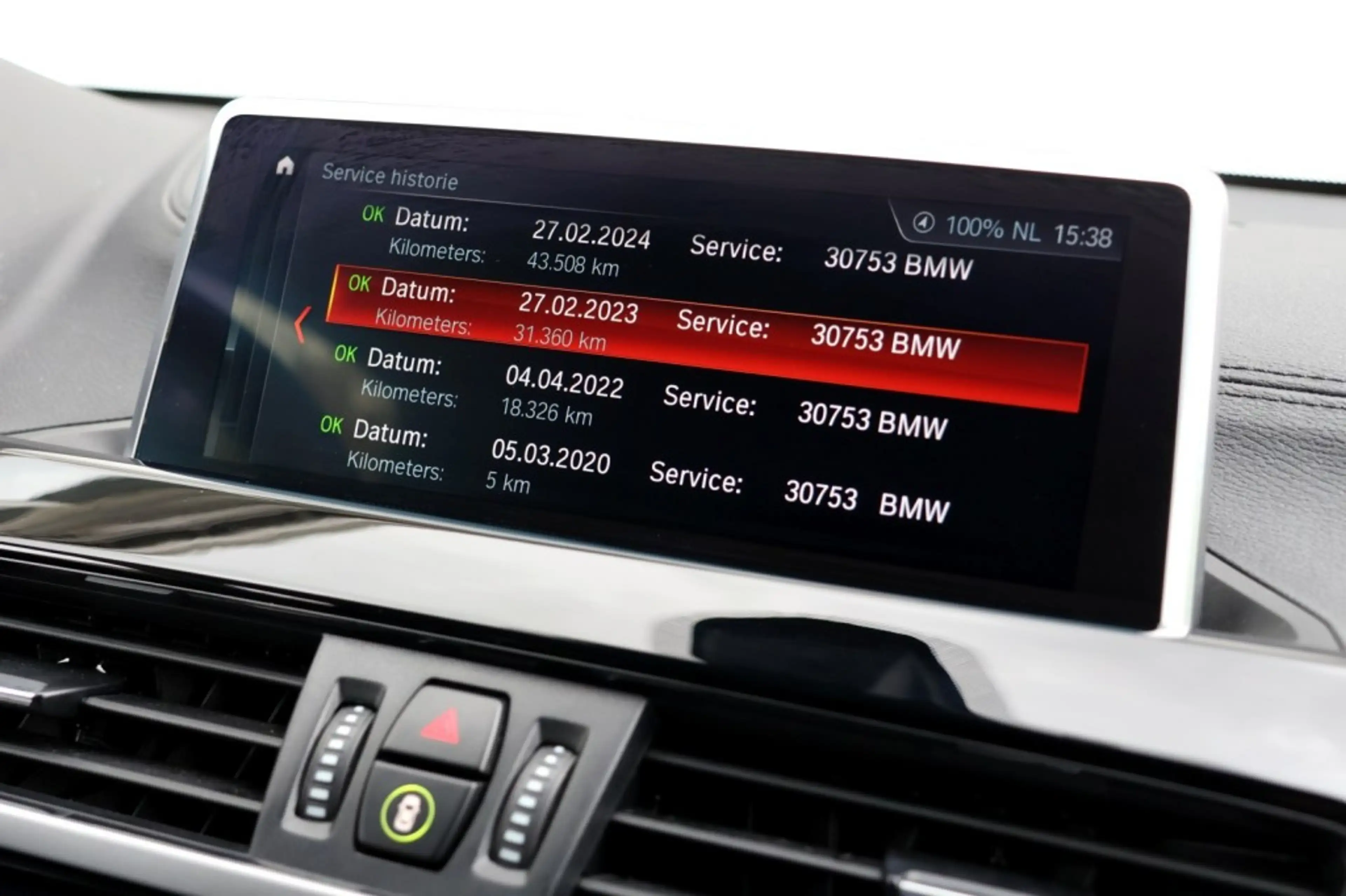 BMW X2 sDrive 18i - 140 pk **Navi / Led / DAB — photo 18