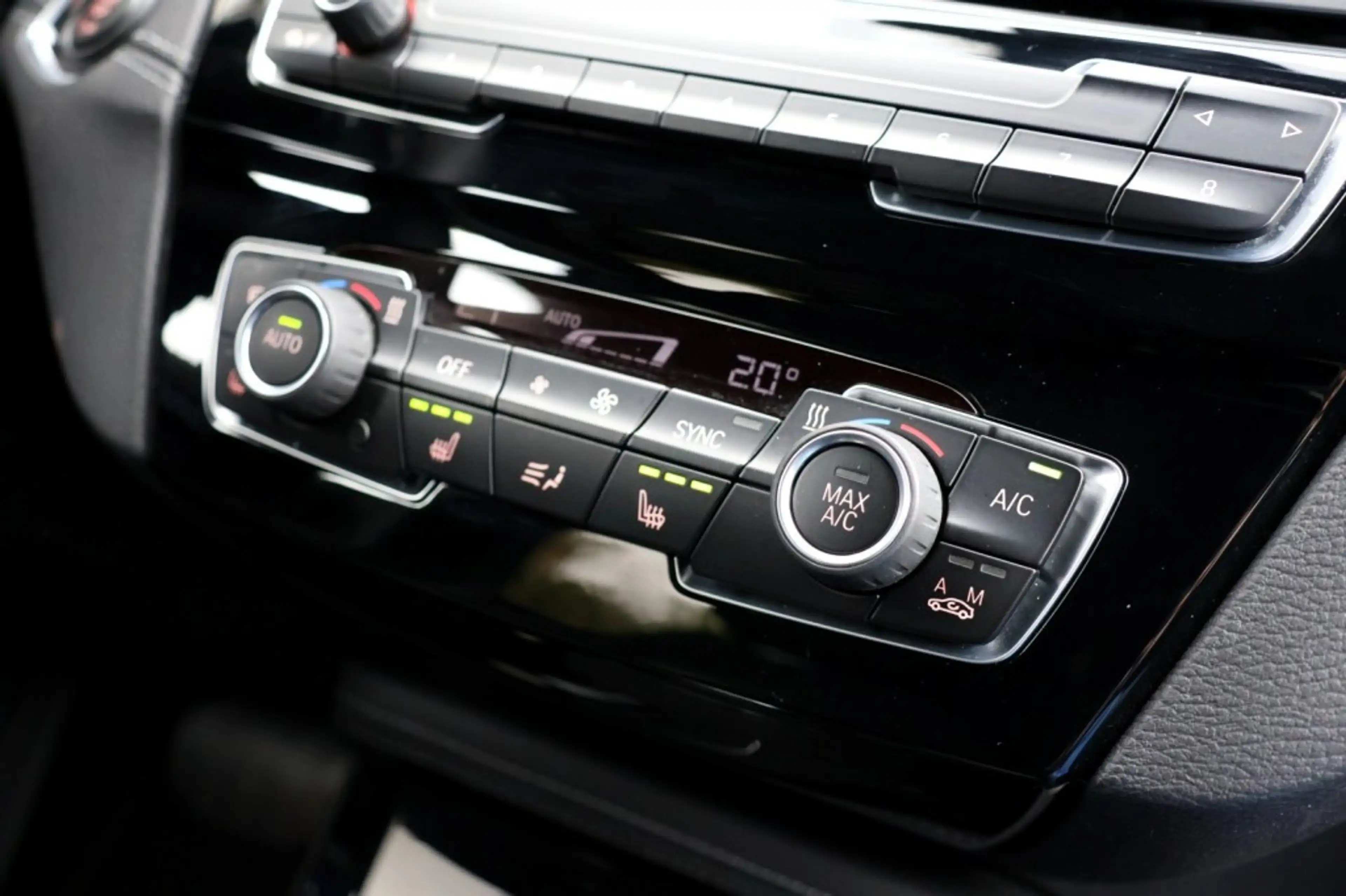BMW X2 sDrive 18i - 140 pk **Navi / Led / DAB — photo 26