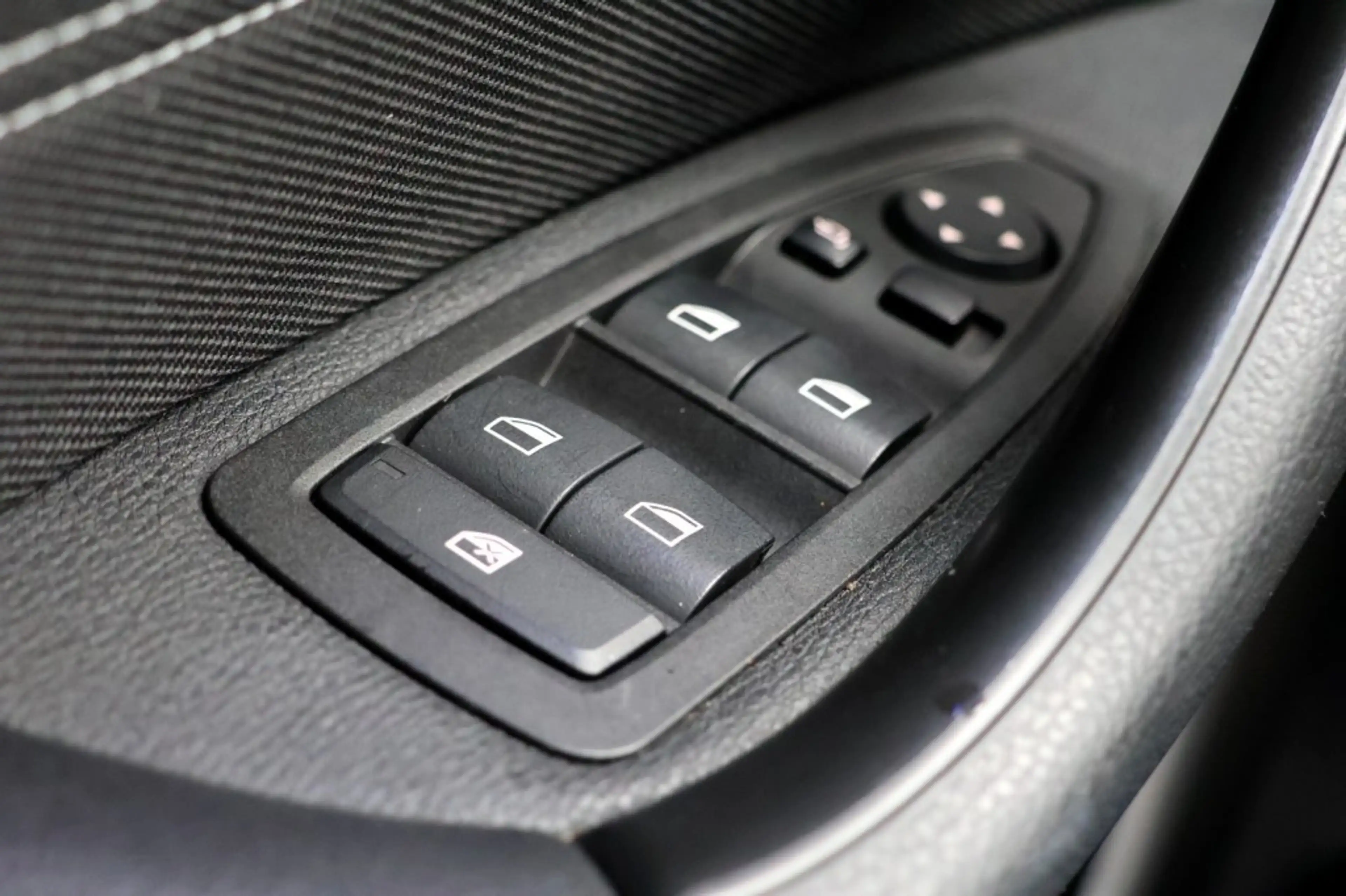 BMW X2 sDrive 18i - 140 pk **Navi / Led / DAB — photo 28