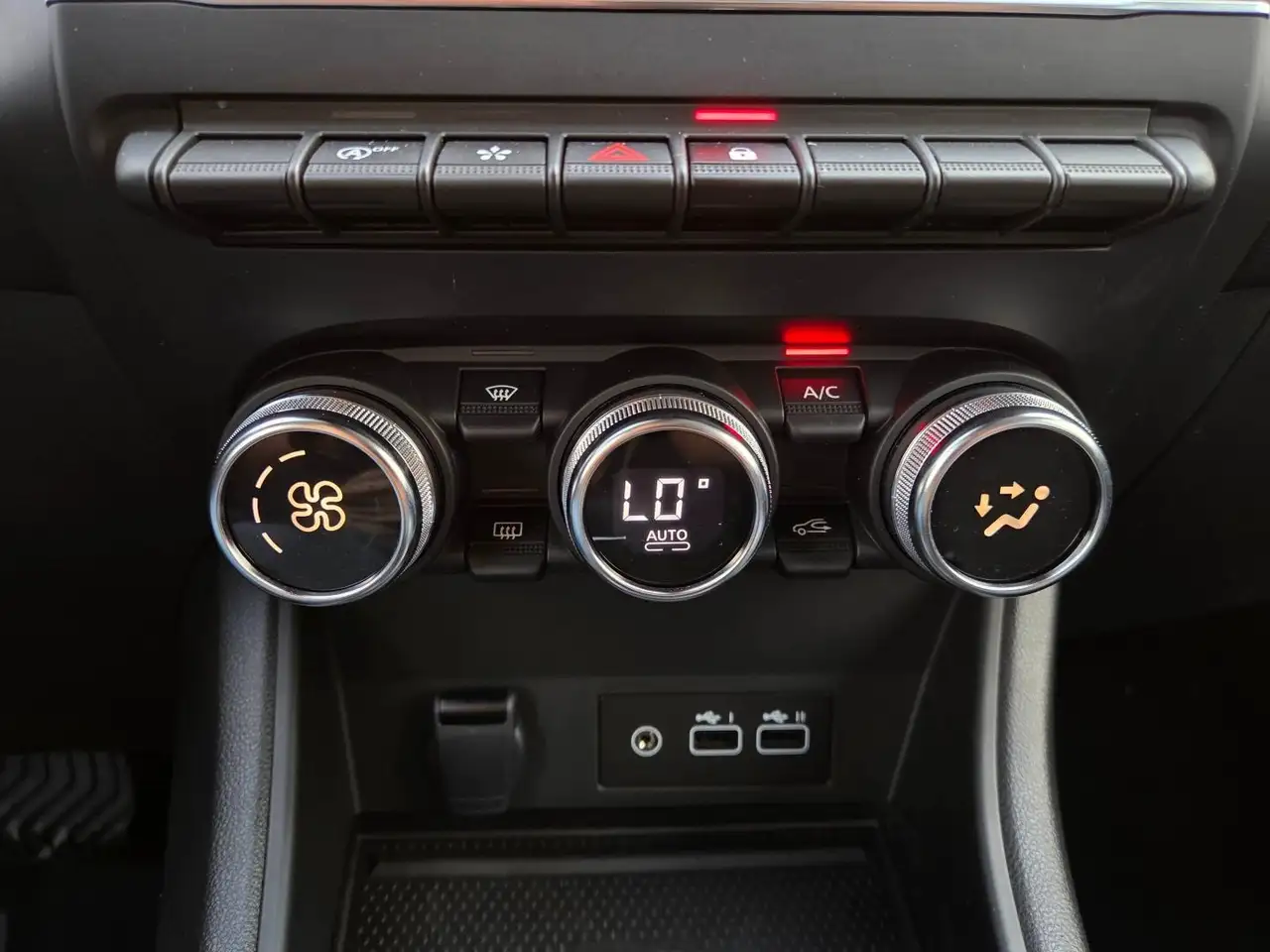 Renault Captur — photo 18