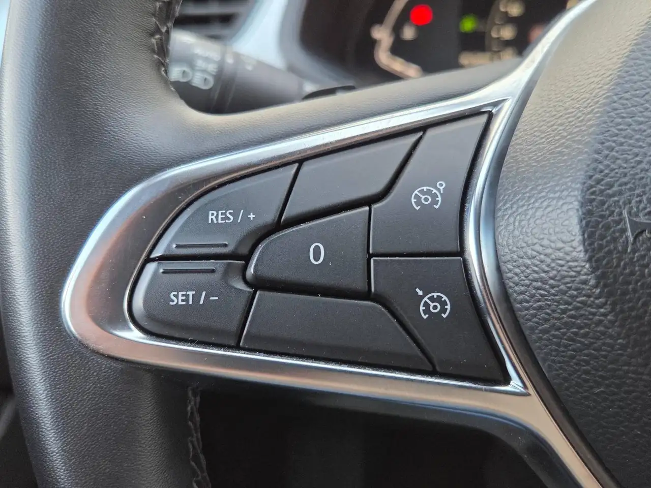 Renault Captur — photo 15