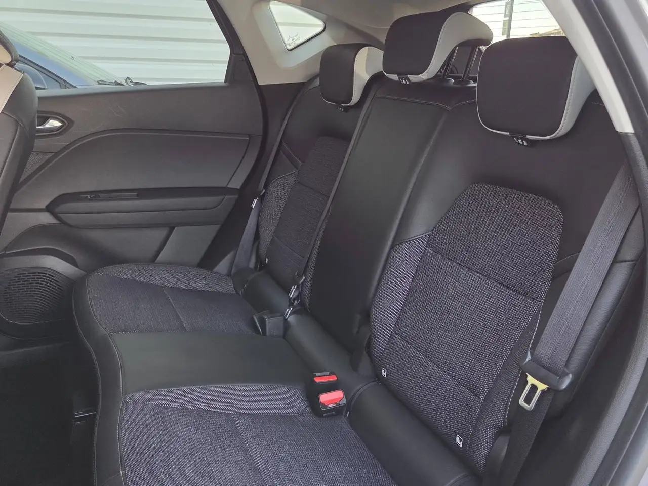 Renault Captur — photo 11