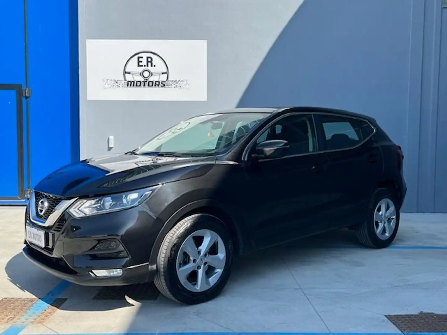 Nissan Qashqai Qashqai 1.5 dci Business 115cv CAMBIO AUTOMATICO Zwart - 1