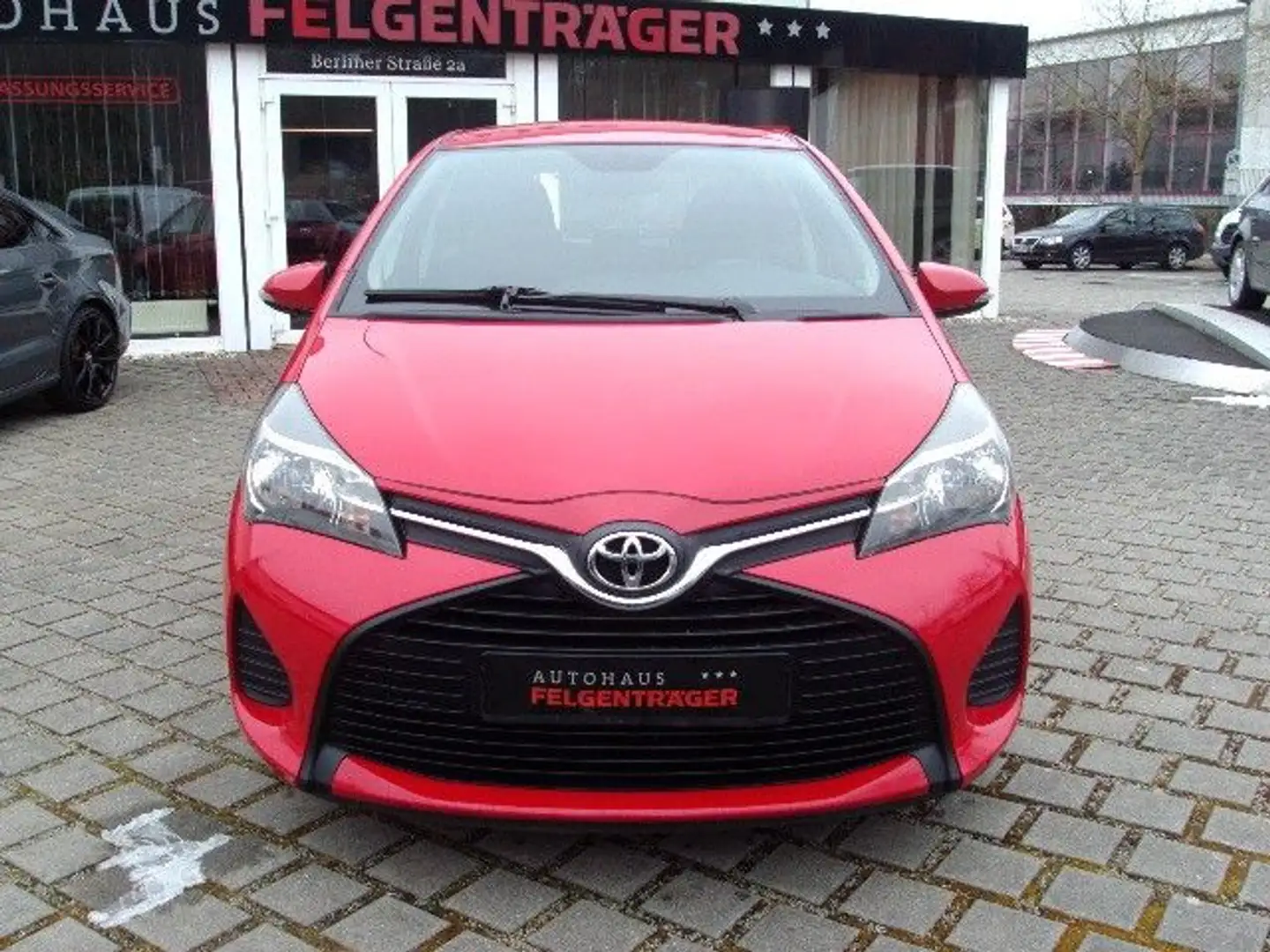 Toyota Yaris 1.0 "Trend" Rouge - 2