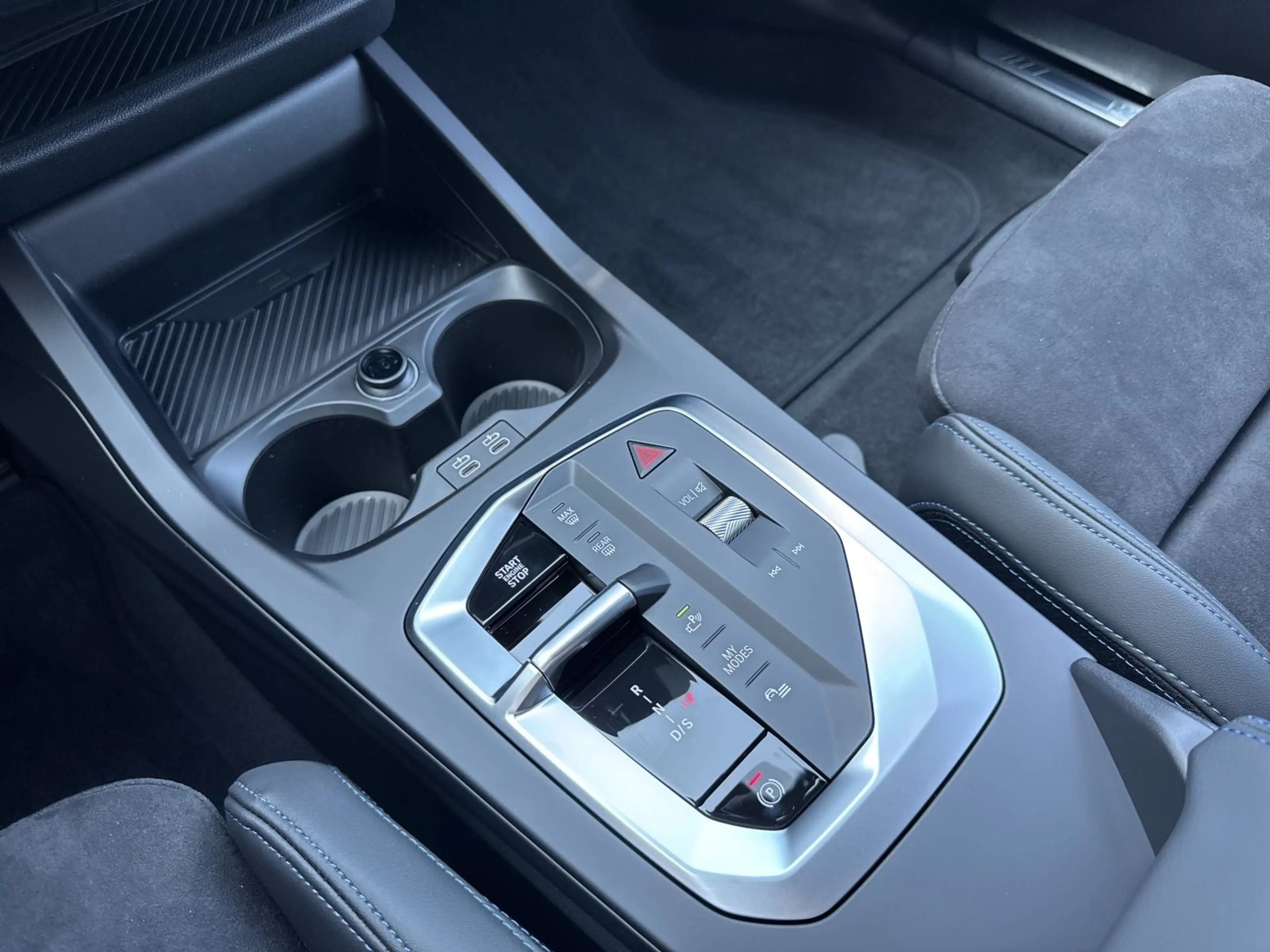 BMW 118 d 360° HEAD-UP RFK HIFI LENKRADHZ SPORTSITZE — photo 15