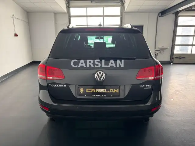 Volkswagen Touareg view 11