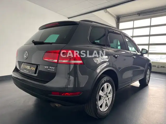 Volkswagen Touareg view 15