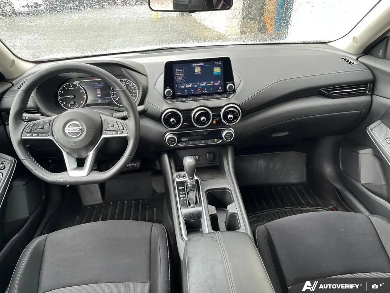 Nissan Sentra снимка Nissan Sentra