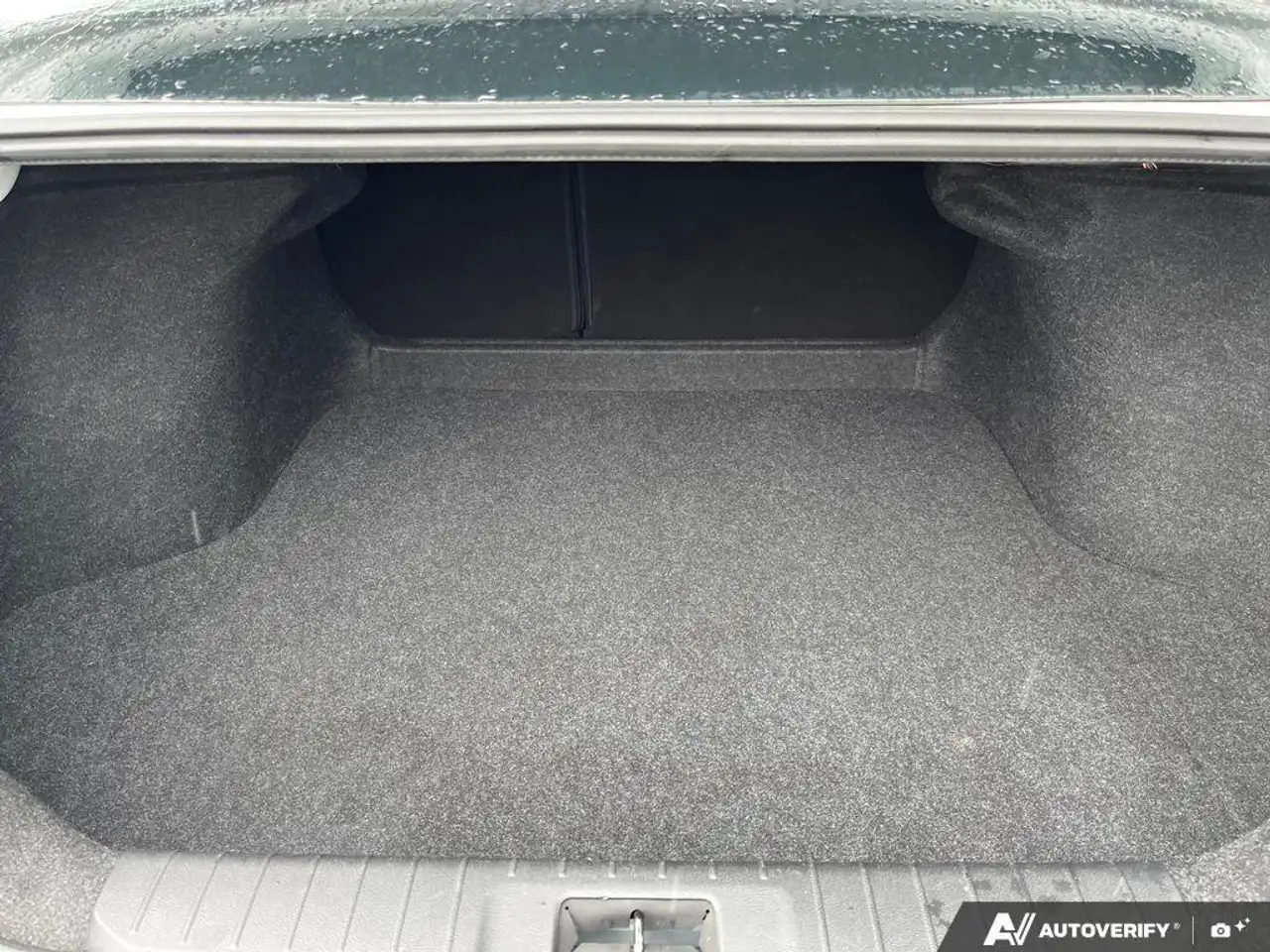 Nissan Sentra снимка Nissan Sentra