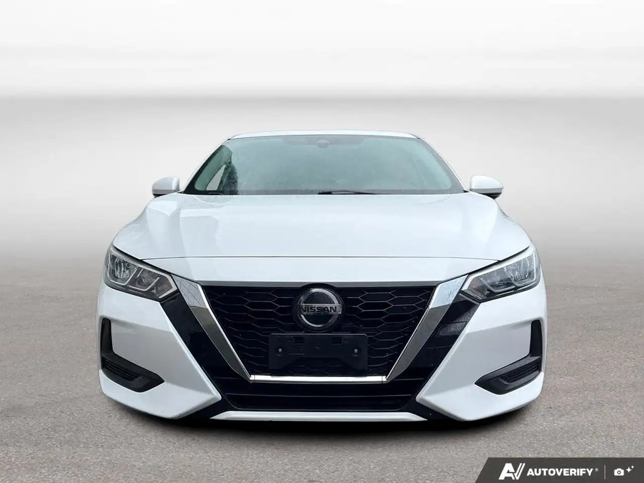 Nissan Sentra снимка Nissan Sentra