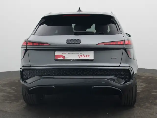 Audi Q3 view 6