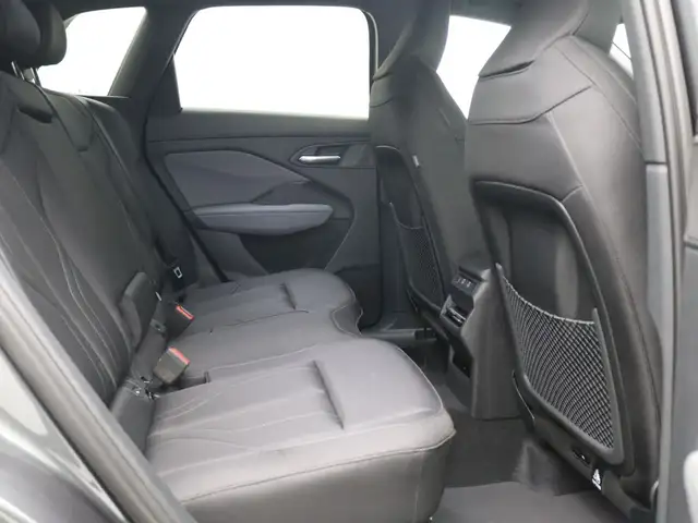 Audi Q3 view 15