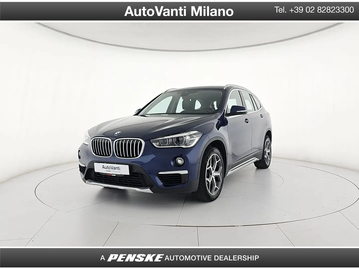 BMW X1 sDrive18i xLine Bleu - 1