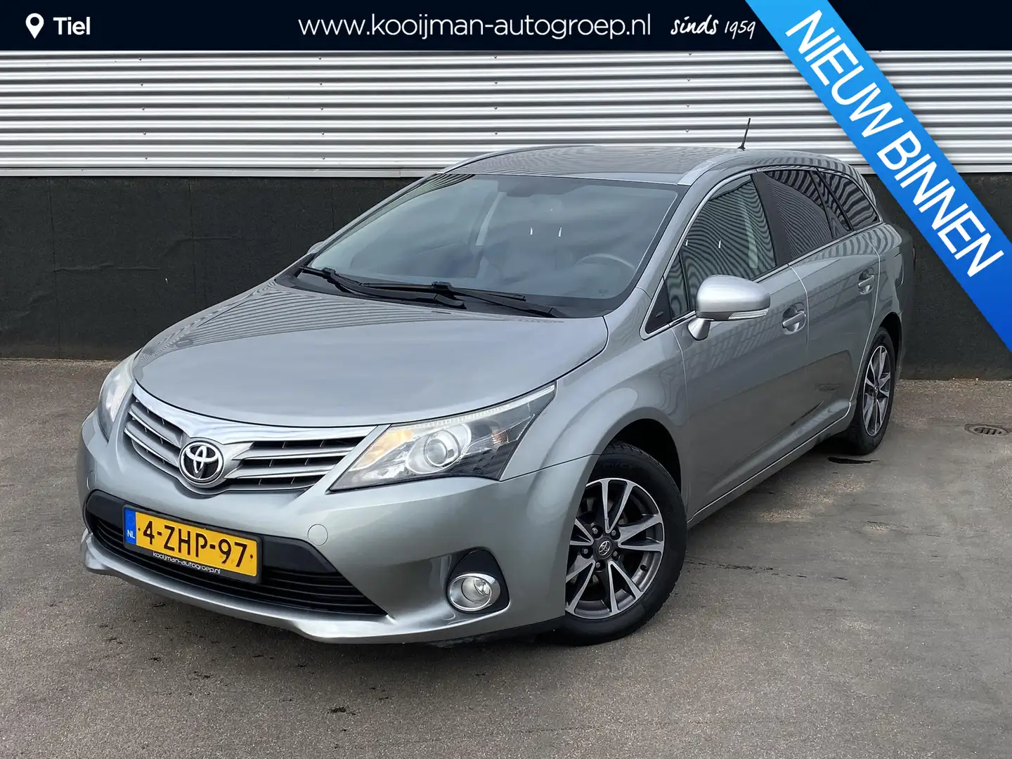 Toyota Avensis Wagon 1.8 VVTi Business Navigatie, Stoel verwarmin Gris - 1