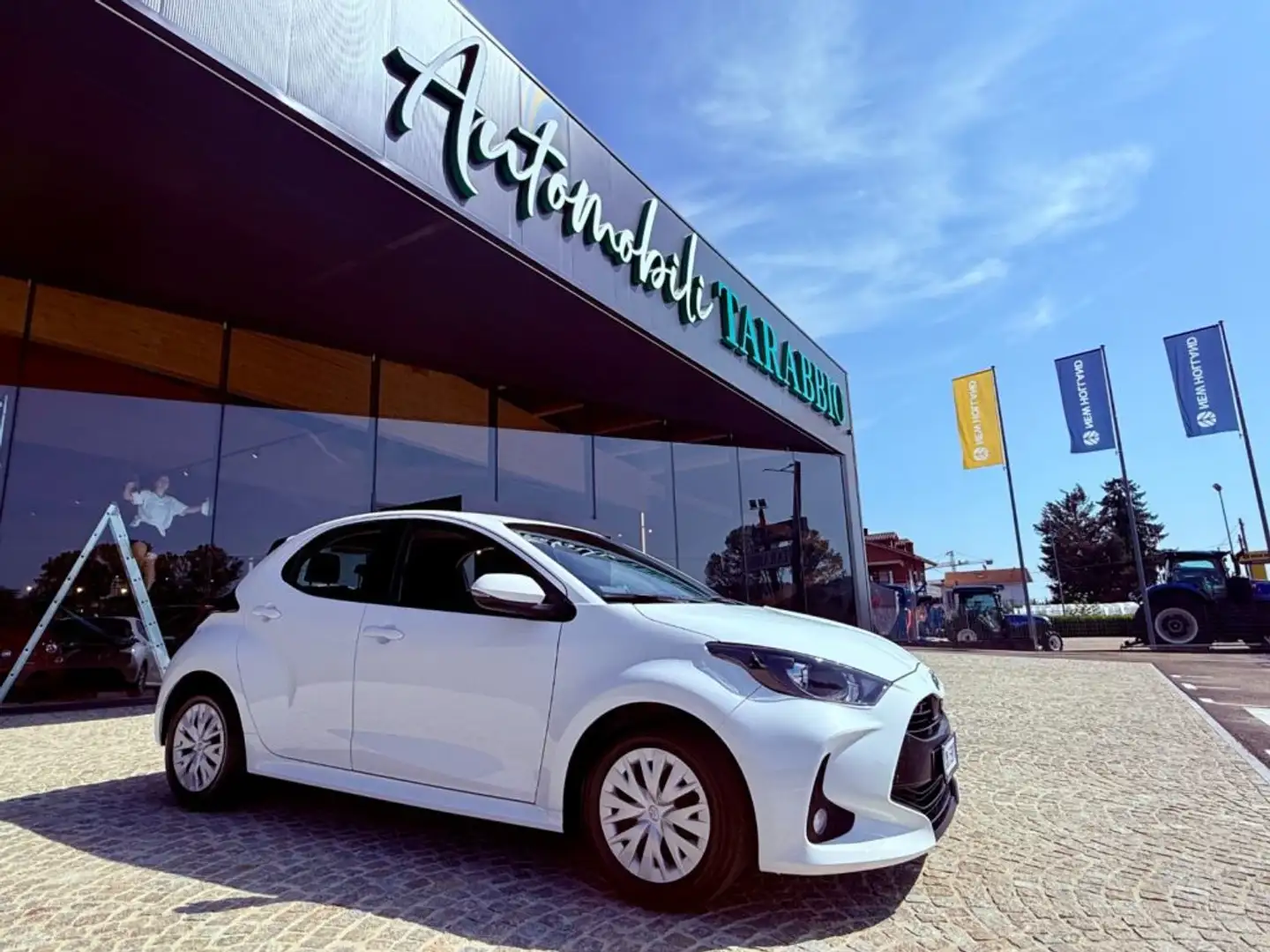 Toyota Yaris OK NEOPAT - AZIENDALE - KM 39.000 - PROMO FINANZIA Bianco - 1