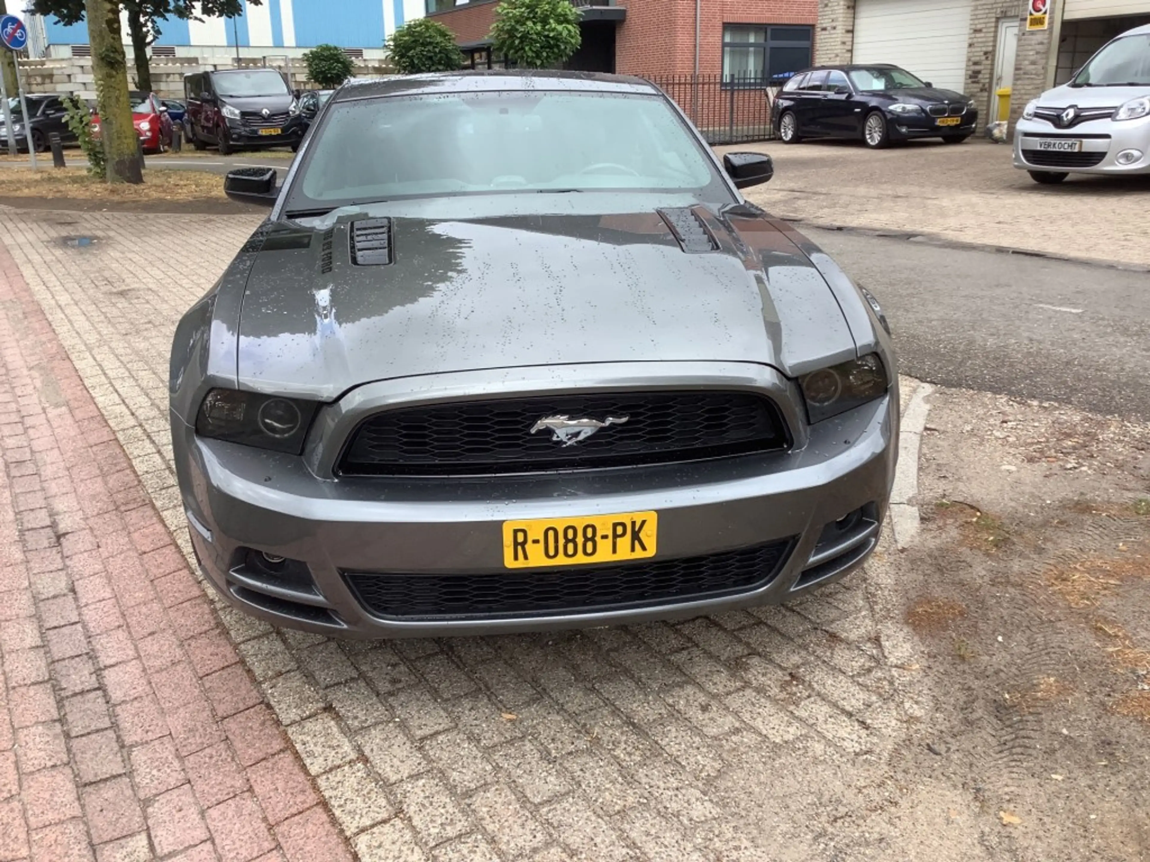 Ford Mustang 3.7 V6 fastback — photo 8