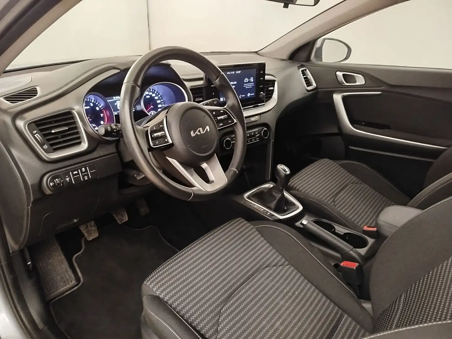 Kia XCeed 1.0 T-GDi Drive Plateado - 2