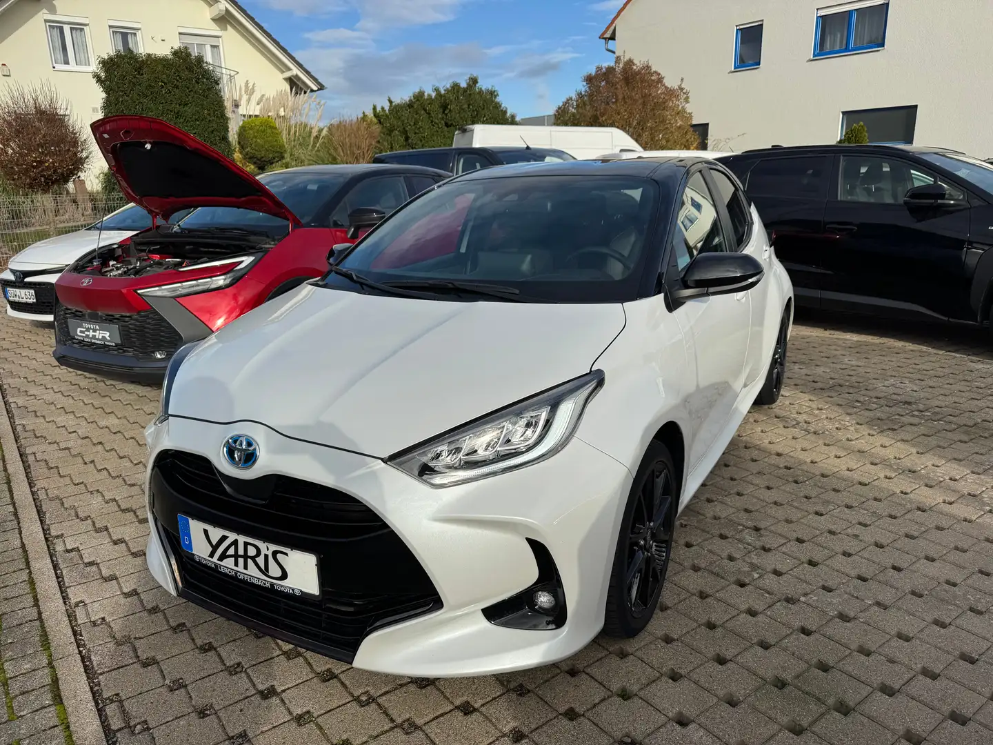 Toyota Yaris Hybrid Style Weiß - 1