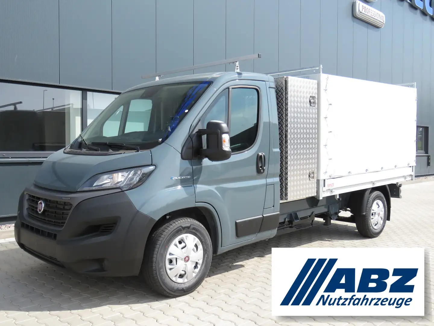 Fiat Ducato Pritsche + Plane + Materialbox Grau - 1