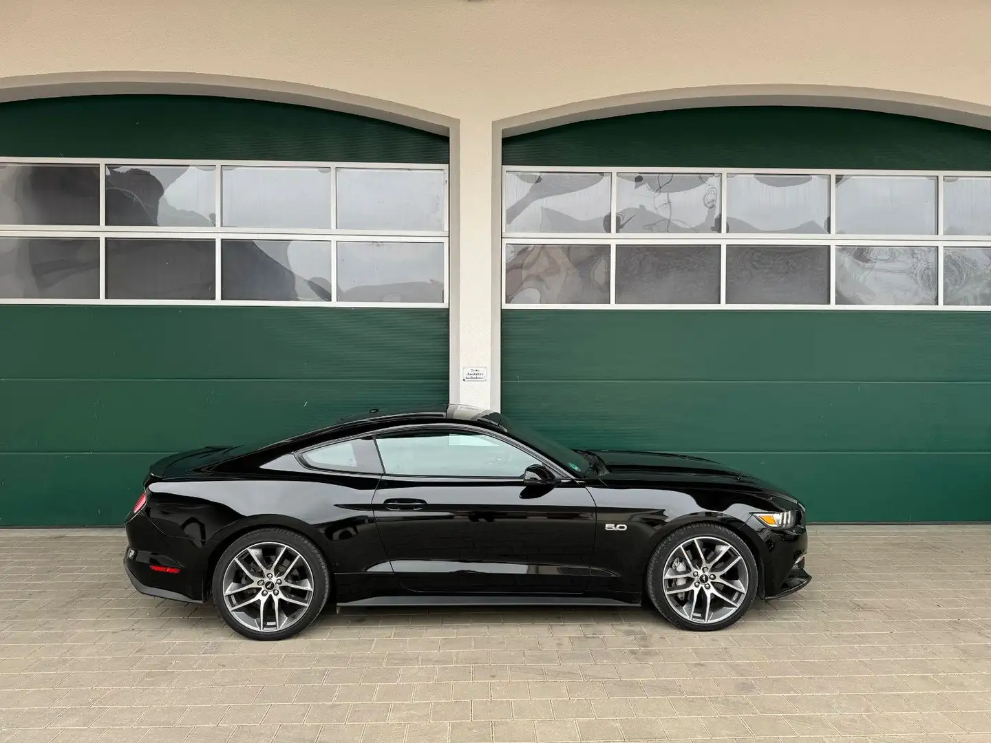 Ford Mustang V8 US Import als Neuwagen unfallfrei Schwarz - 2