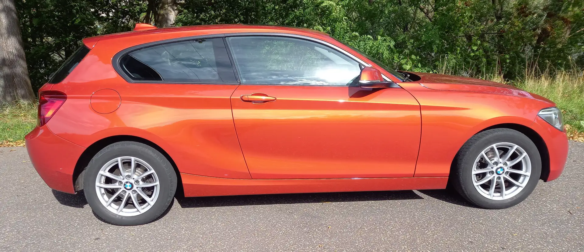 BMW 116 Orange - 2