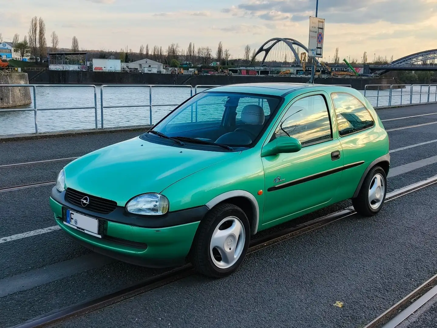 Opel Corsa Advantage - 1